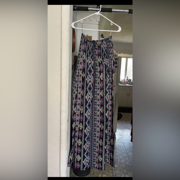 Ladies Sleeveless Dress - Picture 2 of 3